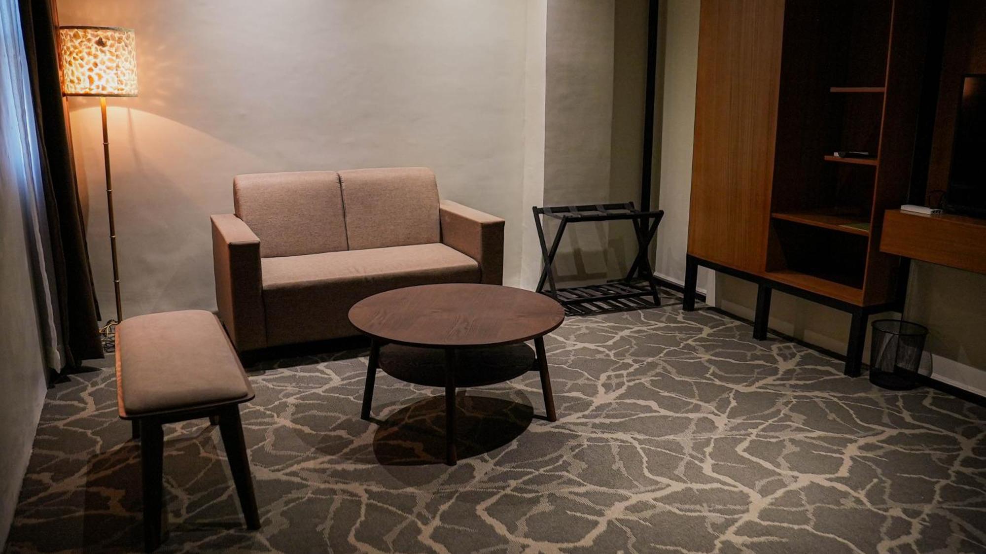 Maxi Hotel And Event Center ตักบีลารัน ซิตี ภายนอก รูปภาพ
